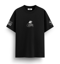 Cargar imagen en el visor de la galería, Cardini Defense “Script & Soar” Graphic Tee – Men’s Hand-Lettered Eagle Logo Shirt, 60/40 Cotton-Poly Blend, Black