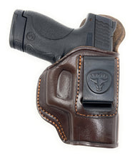 Cargar imagen en el visor de la galería, Serie Cardini Zorro dentro de la funda de cuero de la cintura