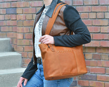 Load image into Gallery viewer, CONCEALED CARRY "PEYTON" LEATHER TOTE FOR WOMEN