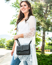 Cargar imagen en el visor de la galería, ORGANIZADOR BANDOLERA DE PIEL CON CARRY OCULTO "JOLENE"