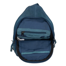 Cargar imagen en el visor de la galería, MOCHILA DE PIEL CON CEAL CARRY UNISEX "TAYLOR"