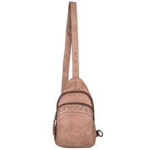 Cargar imagen en el visor de la galería, MOCHILA DE PIEL CON CEAL CARRY UNISEX "TAYLOR"