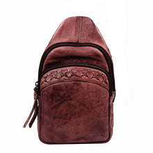 Cargar imagen en el visor de la galería, MOCHILA DE PIEL CON CEAL CARRY UNISEX "TAYLOR"